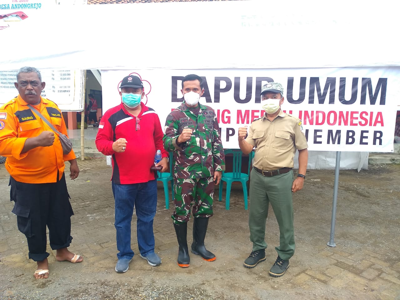 PMI Jember Dirikan Dapur Umum Layani Korban Banjir Di  Desa Andongrejo Dan Curahnongko
