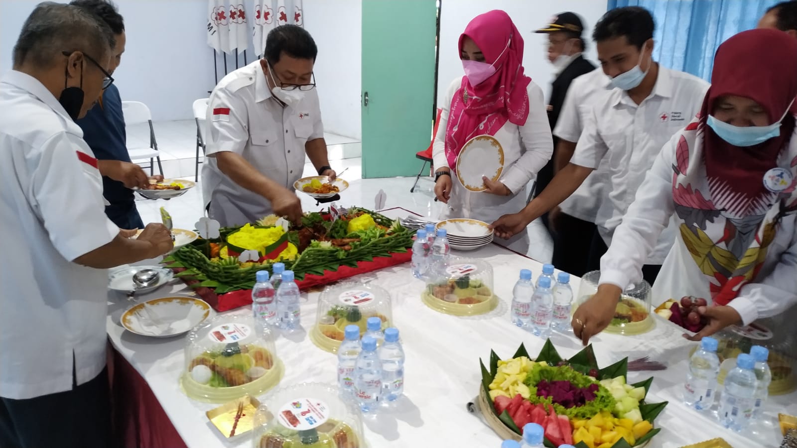 GELORAKAN SEMANGAT BERGERAK BERSAMA UNTUK SESAMA PERINGATAN HUT PMI Ke-76