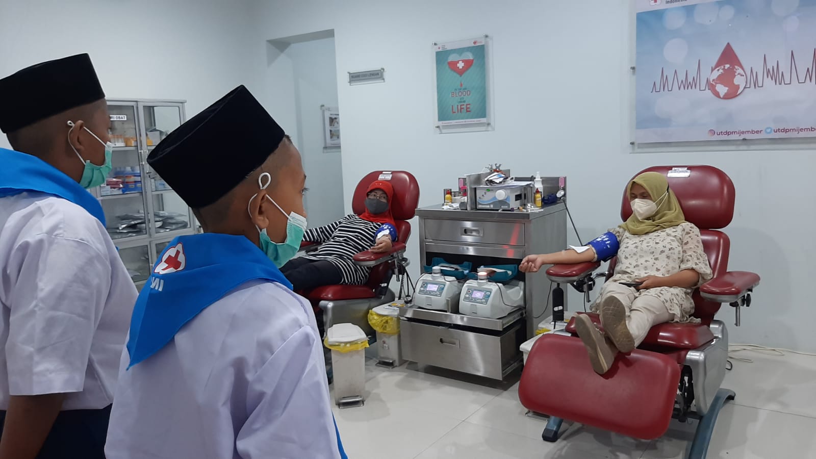 PMR MTs Nadhatul Tholabah Yasinat Wisata Edukasi Ke UDD PMI Jember