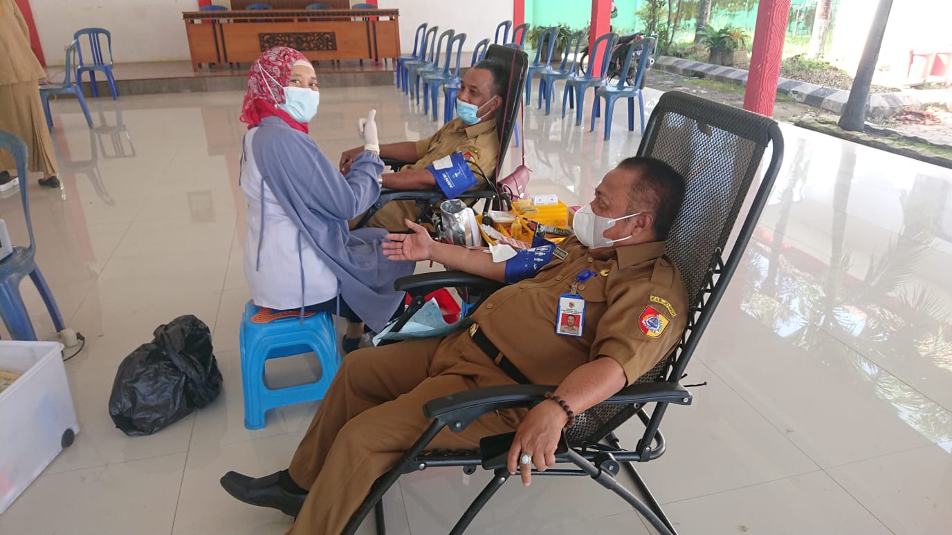 Pak Kapolsek Senang Bisa Donor Darah 