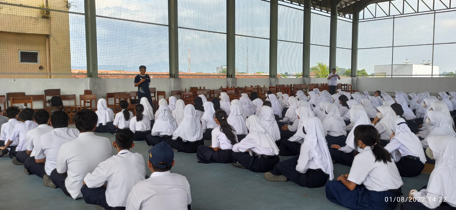 RATUSAN SISWA SMPN 3 JEMBER IKUT EKSKUL PMR 