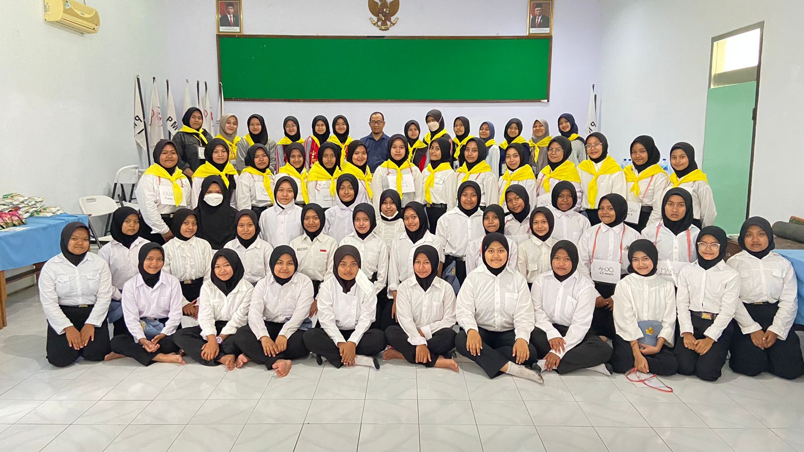 PULUHAN PMR WIRA SMAN 1 ARJASA DIGEMBLENG DALAM ORIENTASI KEPALANGMERAHAAN