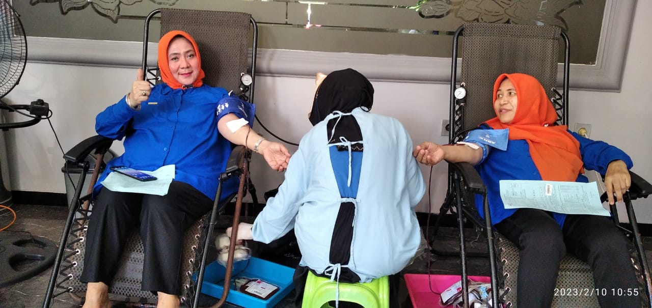 Dari Pengurus Yayasan Hingga Emak-Emak Anggota Arisan Ikut Donor Darah 