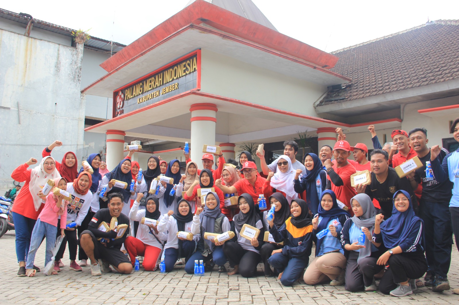 Meriahkan HUT Kemerdekaan RI Ke – 78 , PMI Kabupaten Jember Gelar Lomba - Lomba Tradisional  