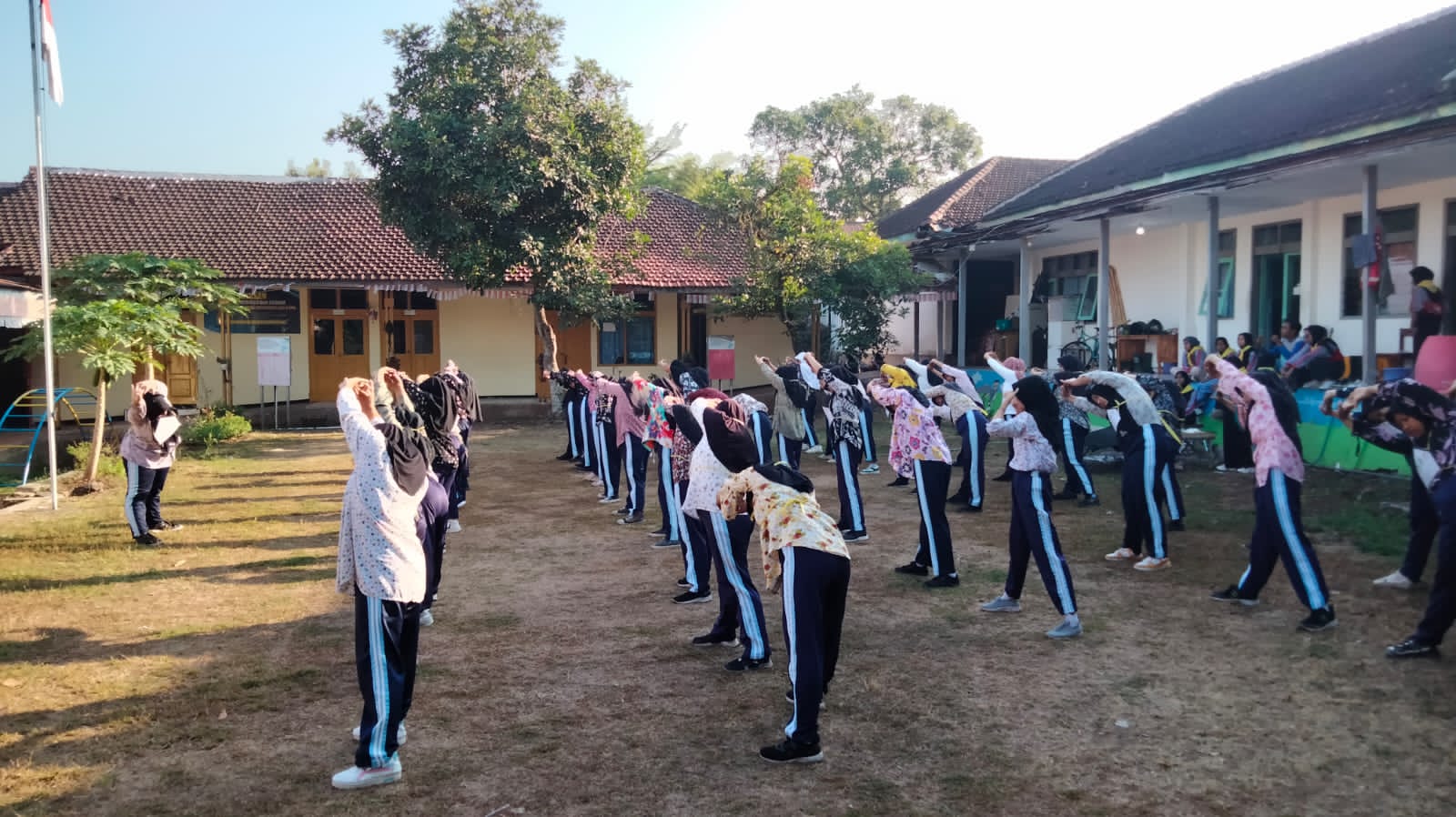 Kenalkan Kepelangmerahan, PMR Wira Unit SMA Negeri Arjasa Jember Adakan Orientasi Dasar Kepalangmerahan Dan Pendidikan Lanjutan  