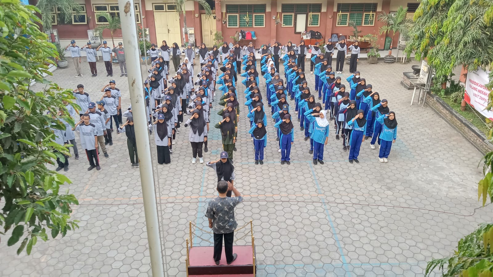 Penuh Semangat, 150 Pelajar Dari SMPN 4 Tanggul Kabupaten Jember Ikuti Pendidikan Dan Pelatihan PMR 