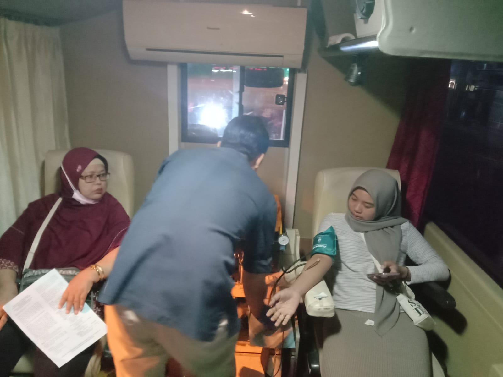 Ramadan 1445 H, Ratusan Relawan Pendonor Antusias Sedekah Untuk Pasien Rumah Sakit Yang Membutuhkan Darah