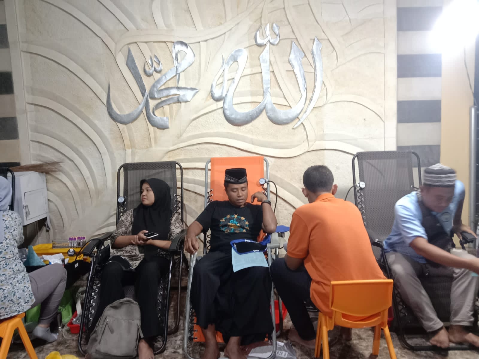 Bupati Haji Hendy Siswanto Beri Motivasi Petugas Dan Relawan Pendonor Di Masjid Sururul Kholidin