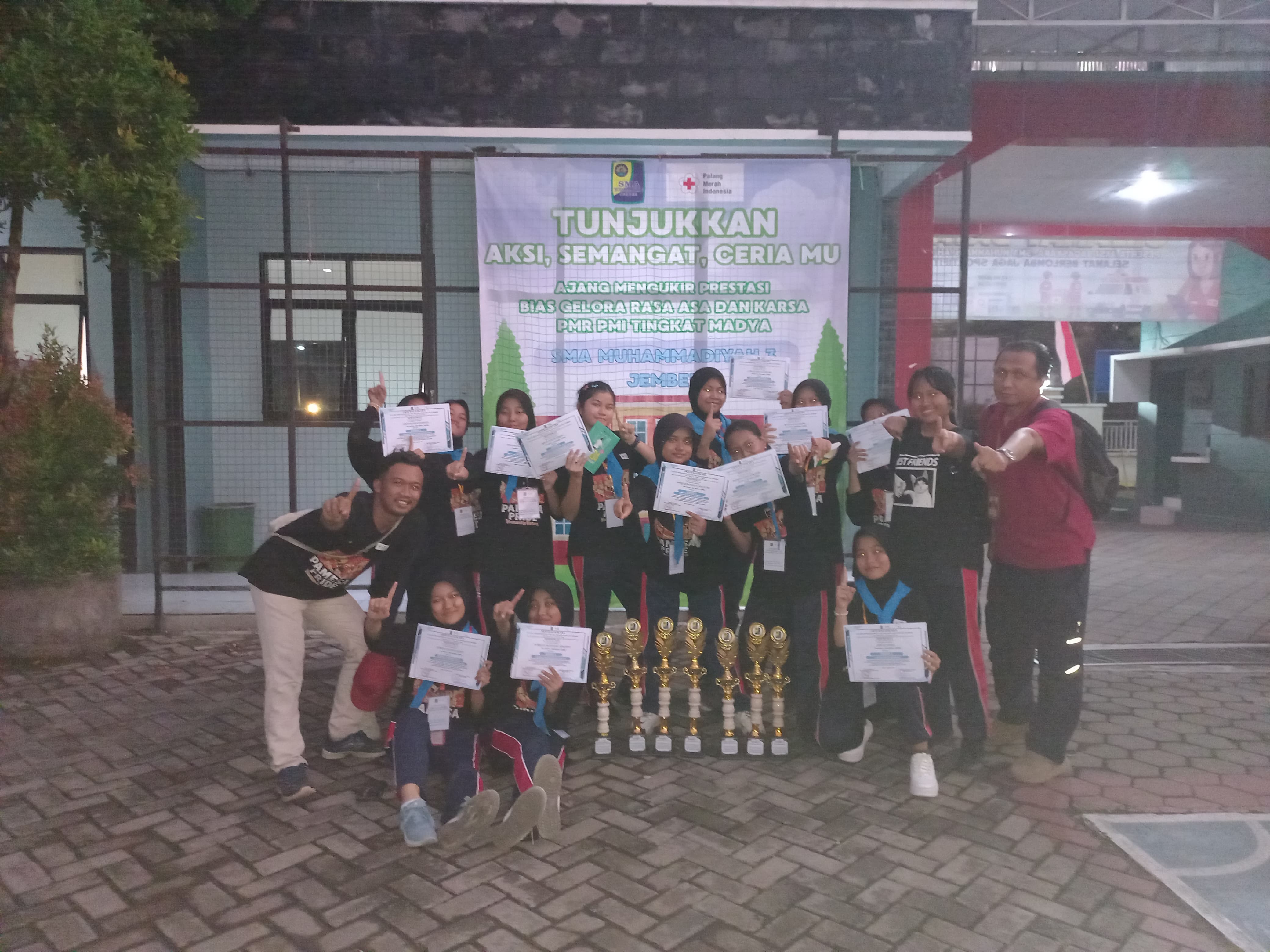 Kontingen SMPN 1 Jember Borong  Tropy Kejuaraan Di Ajang Kompetisi AKSI BAGASKARA