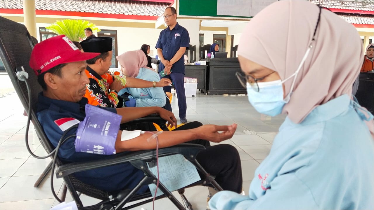 Antusiasme Tinggi, 'Kampung Donor Darah' Sidomekar Semboro Hasilkan 46 Kantong Darah
