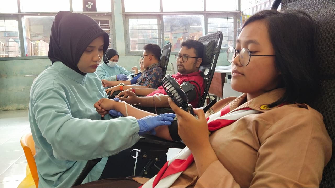 PMI Aktif Jaring Pendonor Pemula Di Sekolah, PMR SMAN 5 Jember Berhasil Kumpulkan 23 Kantong