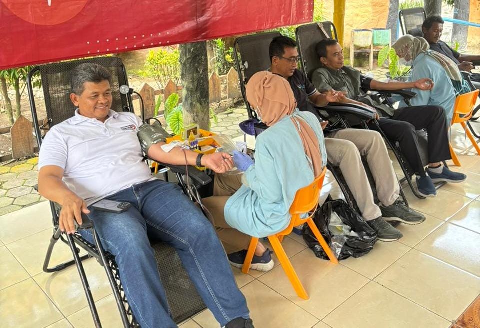 Setetes Darah Sungguh Berarti!! Warga Dan Karyawan Kebun Mumbul Sumbang Puluhan Kantong Darah