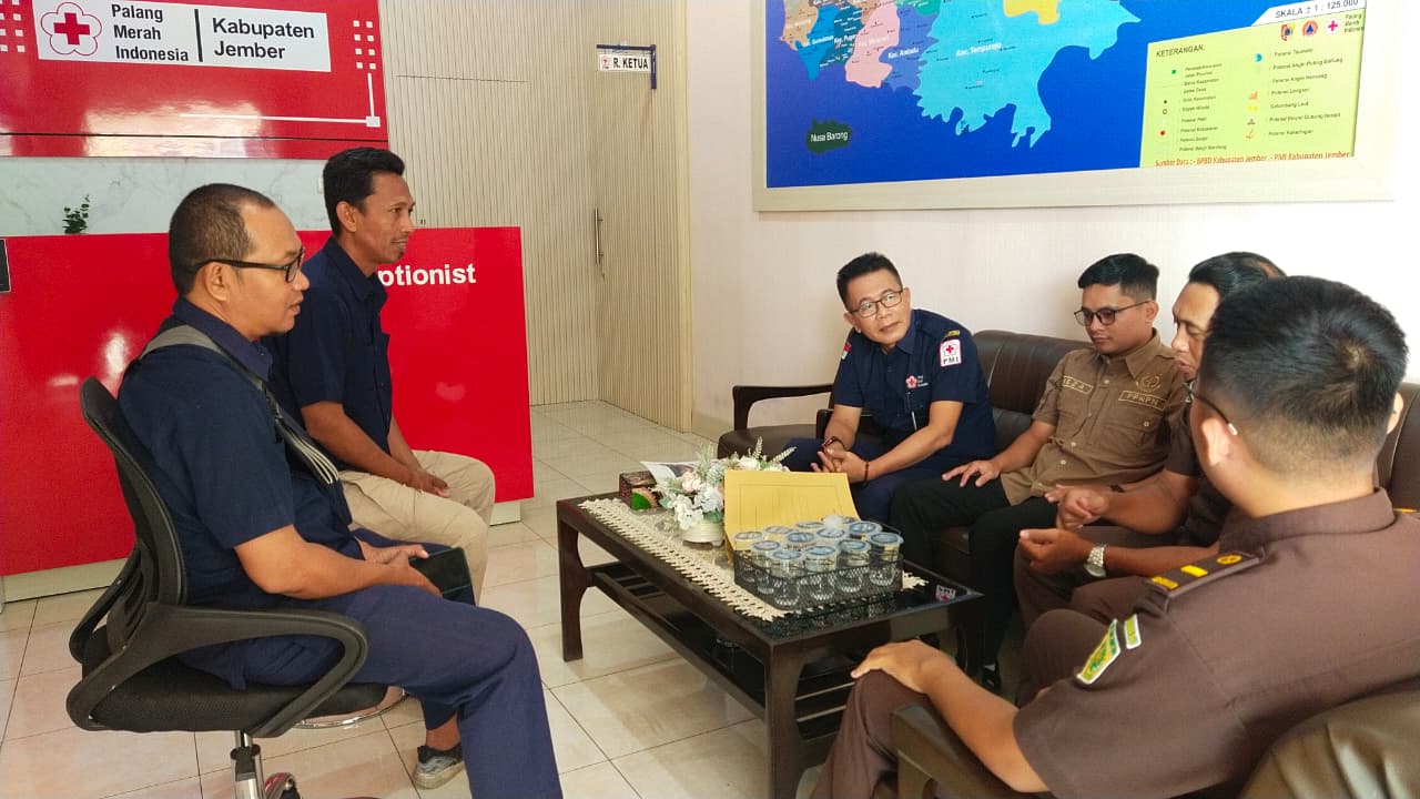 Bantuan Terus Mengalir, Kejaksaan Negeri Jember Salurkan Donasi Bencana Sumatera & Aceh Melalui PMI