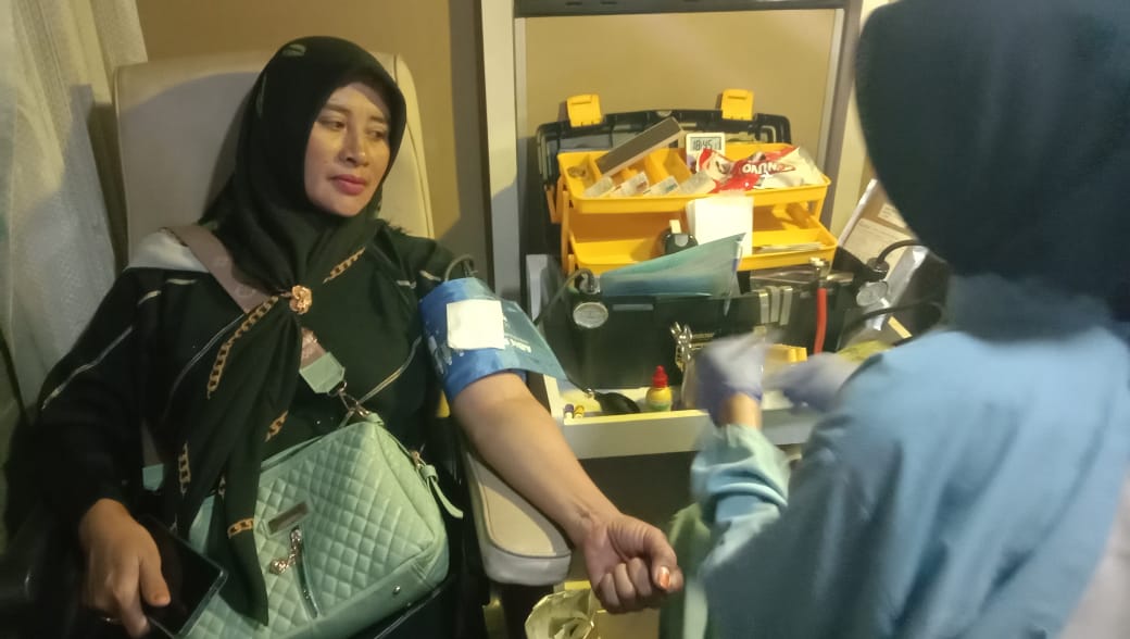 Pengunjung Alun Alun Antusias Ikuti Donor Darah Di Acara Santri Preneur