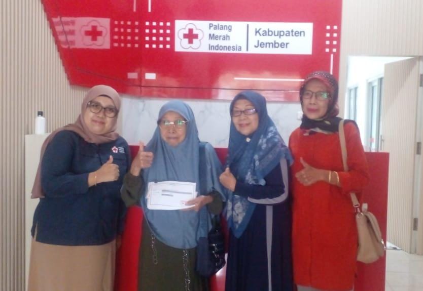 Wujud Kepedulian, Ibu-ibu Pengajian Al-Hidayah Tegalboto Kidul Donasikan Rp 2 Juta Untuk Korban Bencana Sumatera