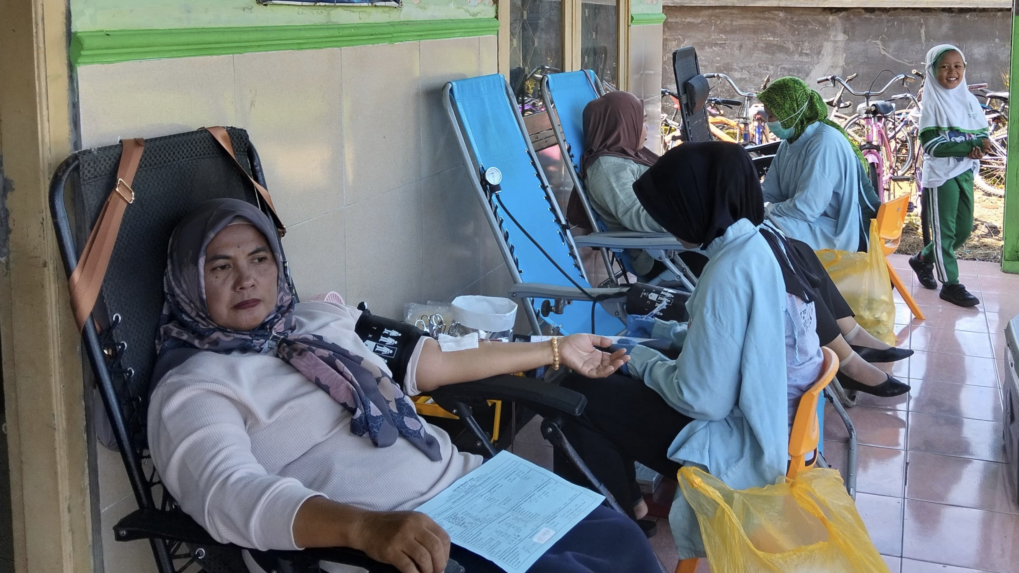 Tak Mau Kalah, Guru SDN Rowotengah 4 Sumbang Puluhan Kantong Darah Untuk Kemanusiaan