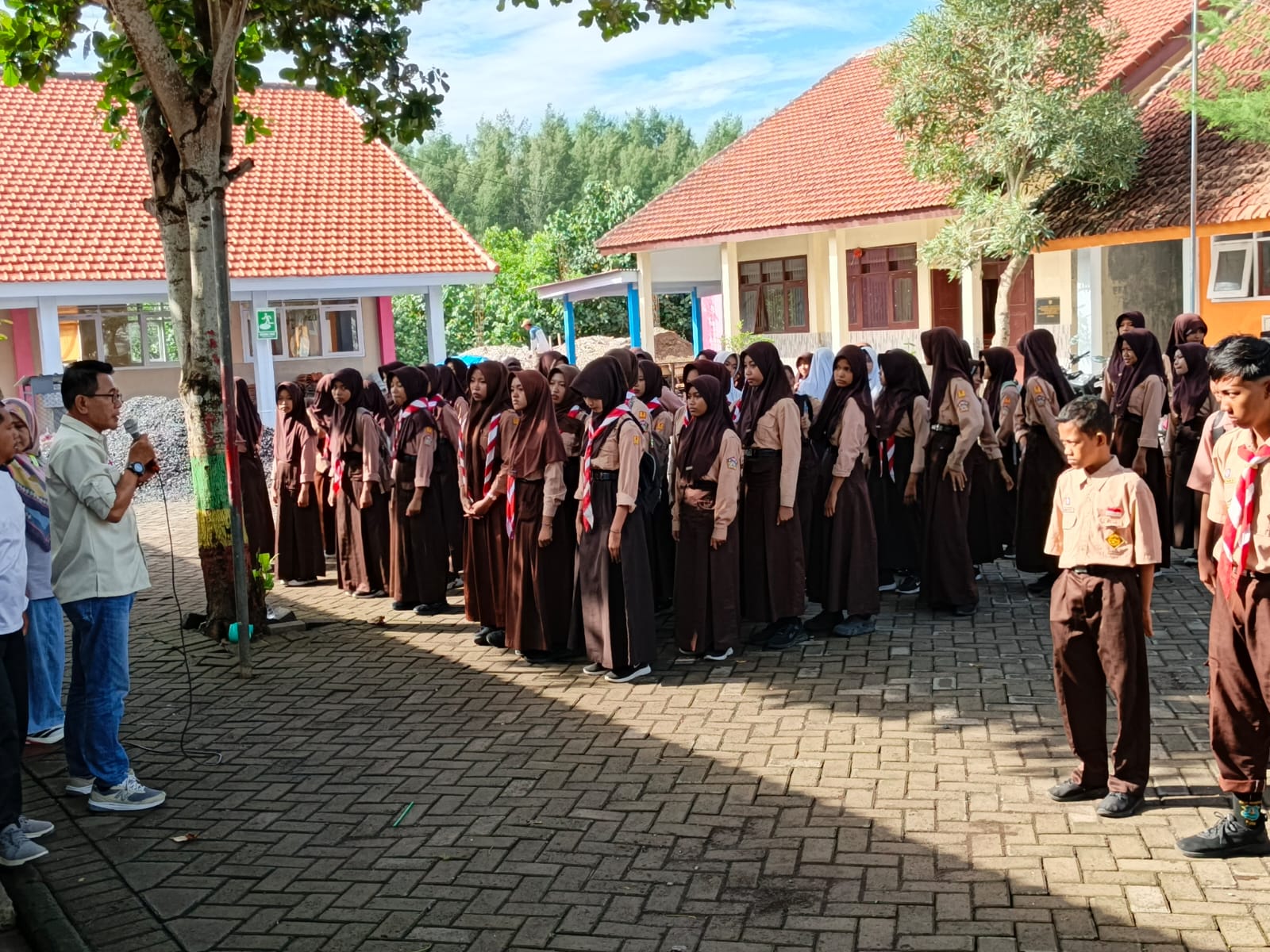 SMPN 3 Puger Gelar Festival Kesiapsiagaan,  Dari Simulasi Tsunami Hingga Adu Kreativitas Yel-Yel