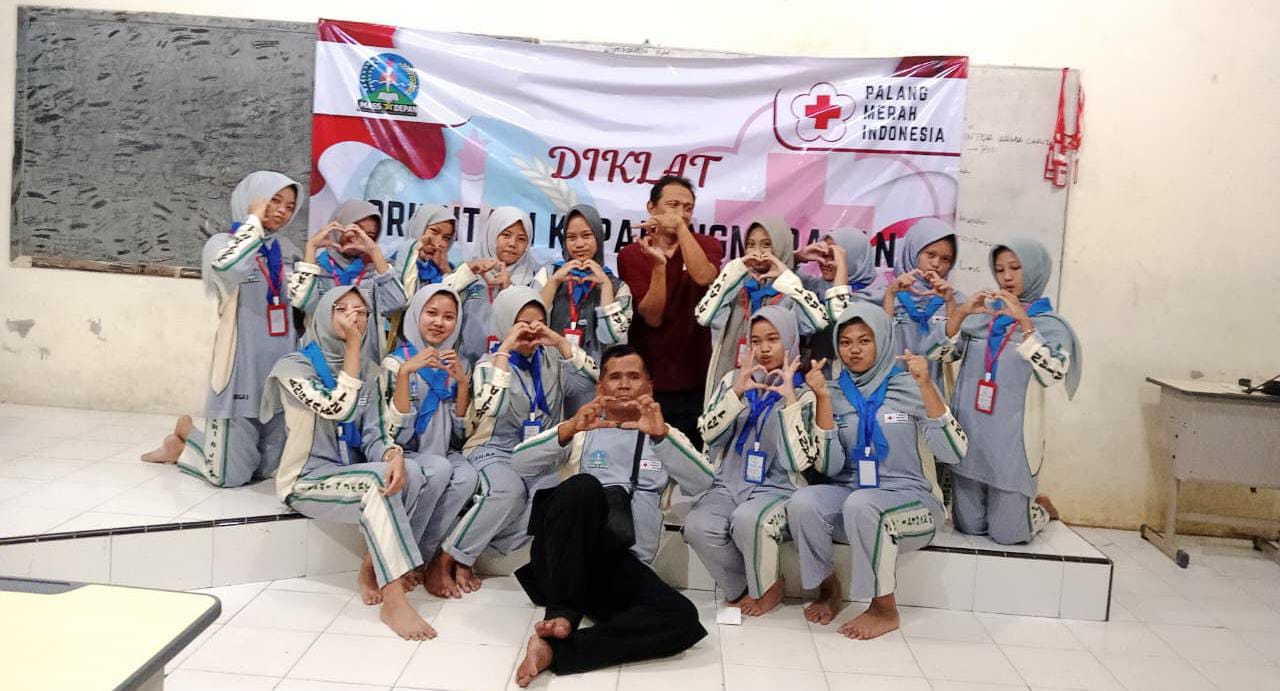 Perkuat Kecakapan Dan Kompetensi, Puluhan Anggota PMR MTsN 8 Jember Ikuti Orientasi Kepalangmerahan