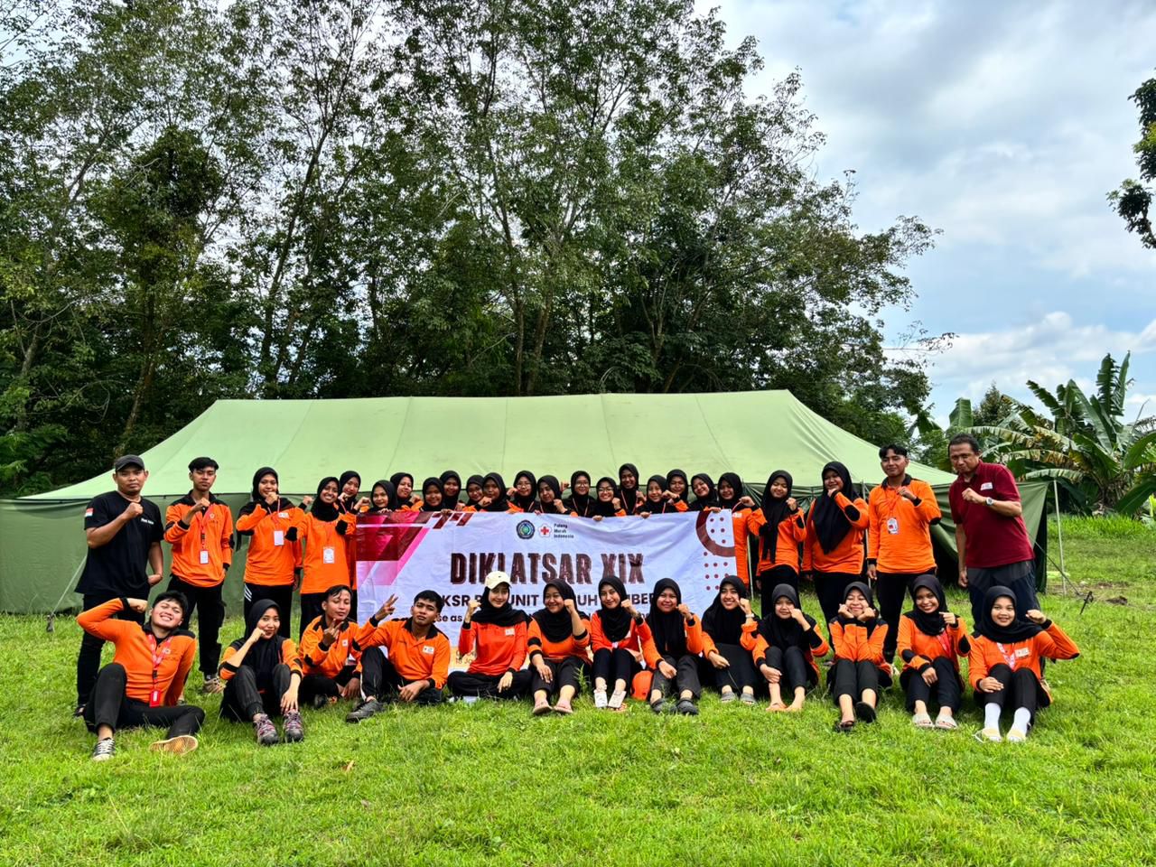 Uji Mental Dan Fisik, Calon Relawan KSR PMI Unit Unmuh Jember Gelar Simulasi Bencana Pada Diklat Ke-XIX