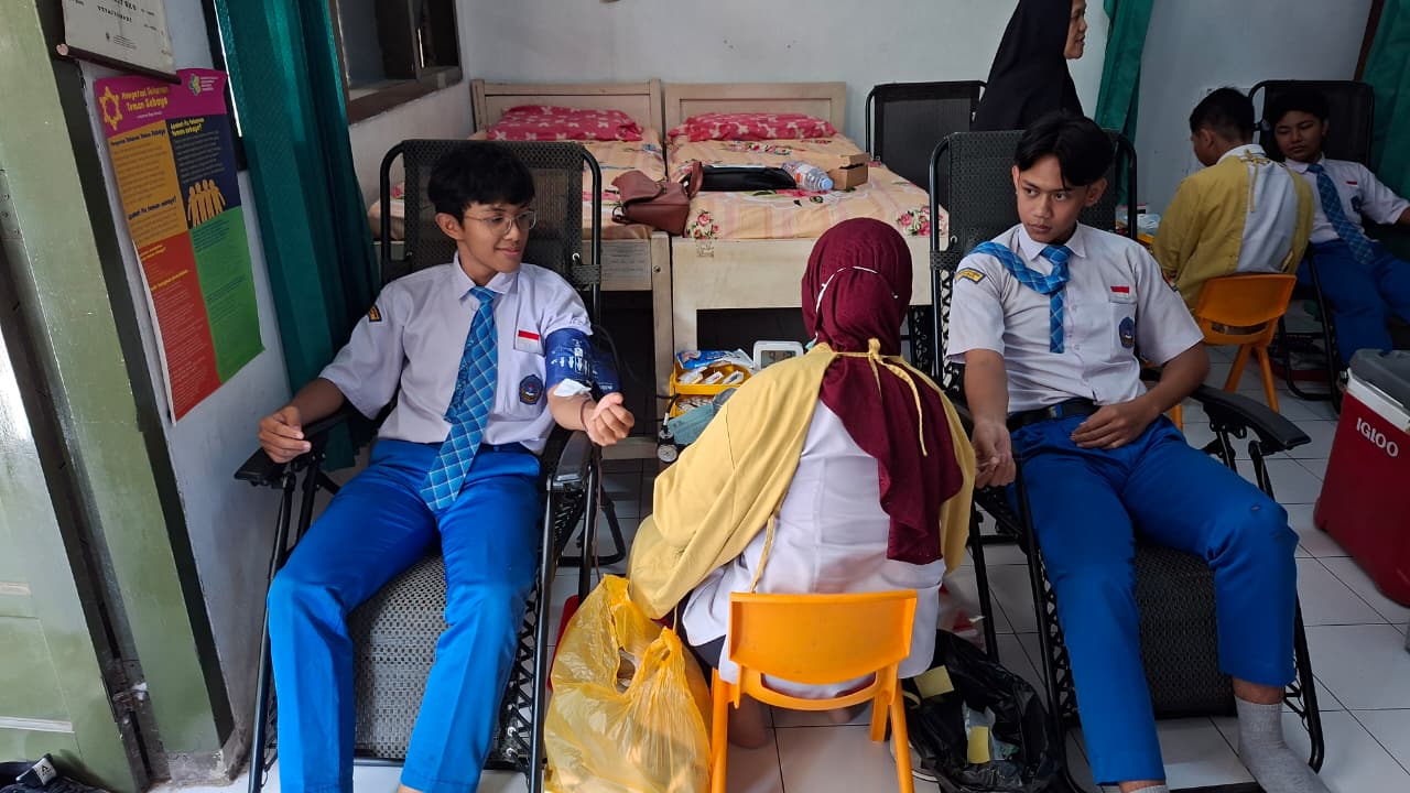 PMR MAN 1 Jember Gerakkan Pendonor Pemula, Sukses Sumbang 46 Kantong Darah Ke UDD PMI Kabupaten Jember  