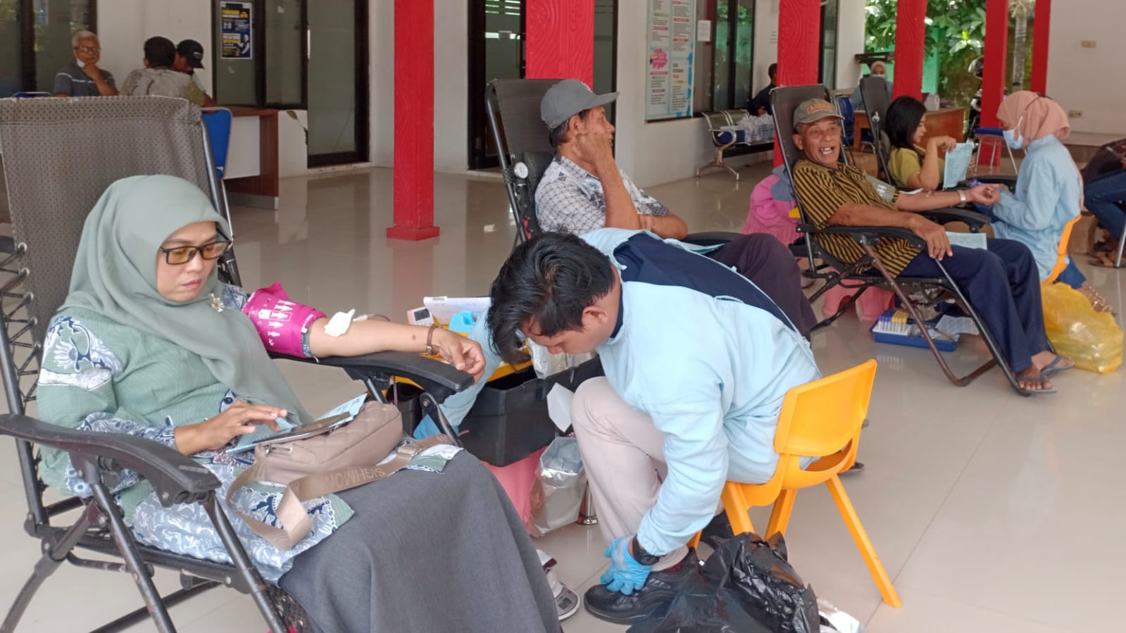 PMI Kecamatan Ambulu Sumbang 32 Kantong Darah