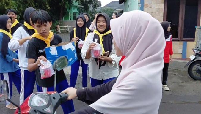 Berbagi Energi Menebar Inspirasi, PMR SMKN 1 Jember Peringati Hari PMR 1 Maret. 