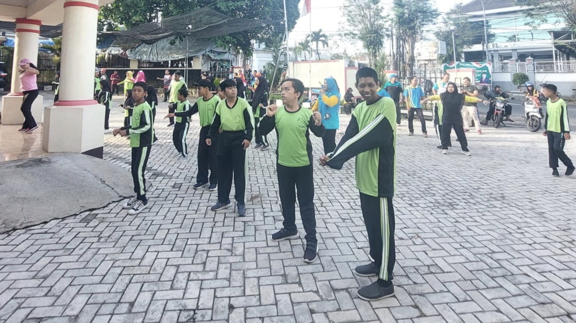 Hari Palang Merah Sedunia, PMI Jember Senam Bersama Siswa SLB-C Tunagrahita