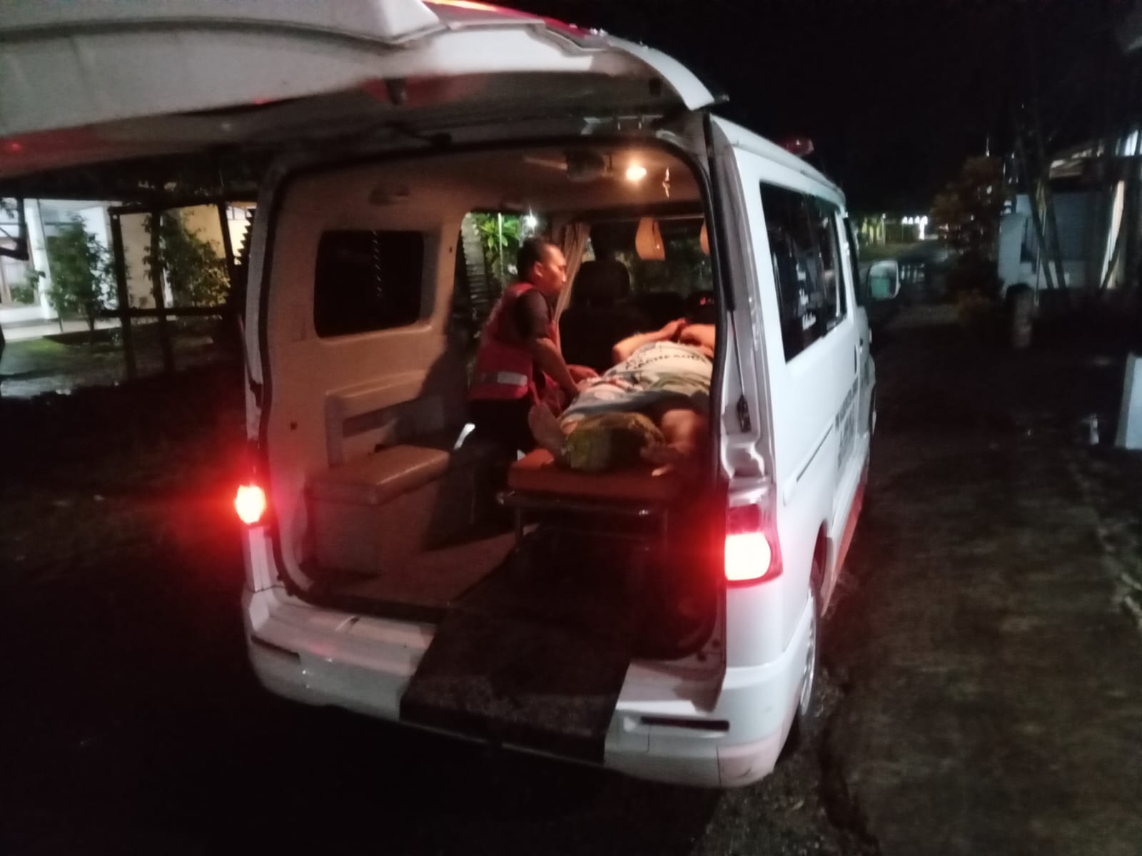 PMI Bantu Pemulangan Pasien Pasca Operasi