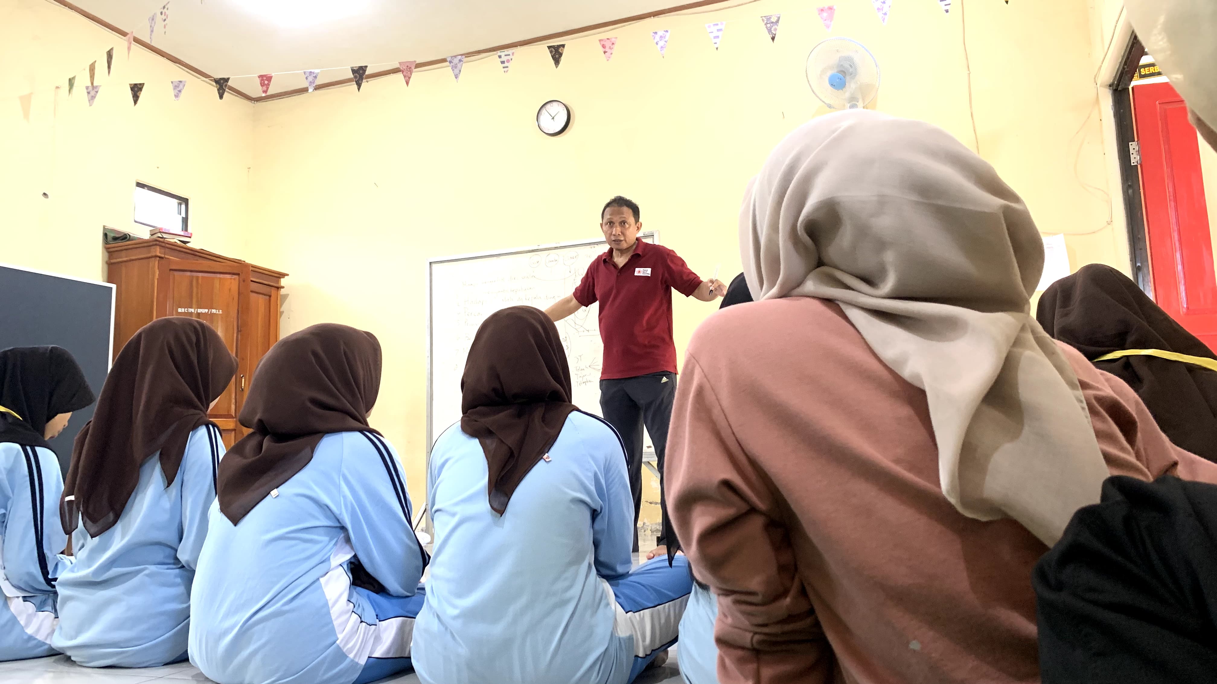 Meriah Dan Penuh Semangat, PMR Wira SMKN 5 Jember Gelar Orientasi Kepalangmerahan Di Markas PMI