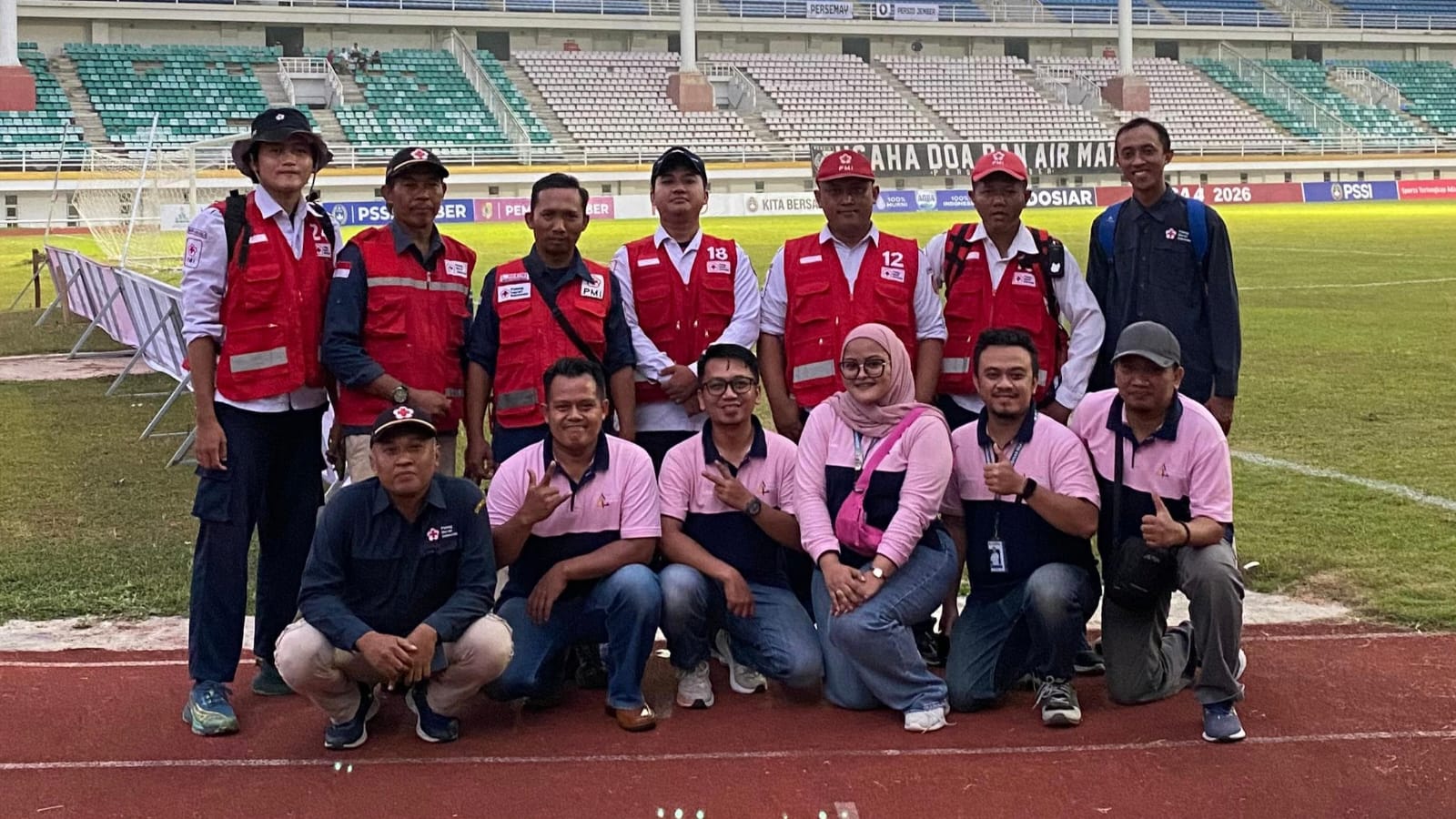 Layanan Kesehatan PMI Jember Hadir Di Ajang Sepak Bola Liga 4 Piala Presiden