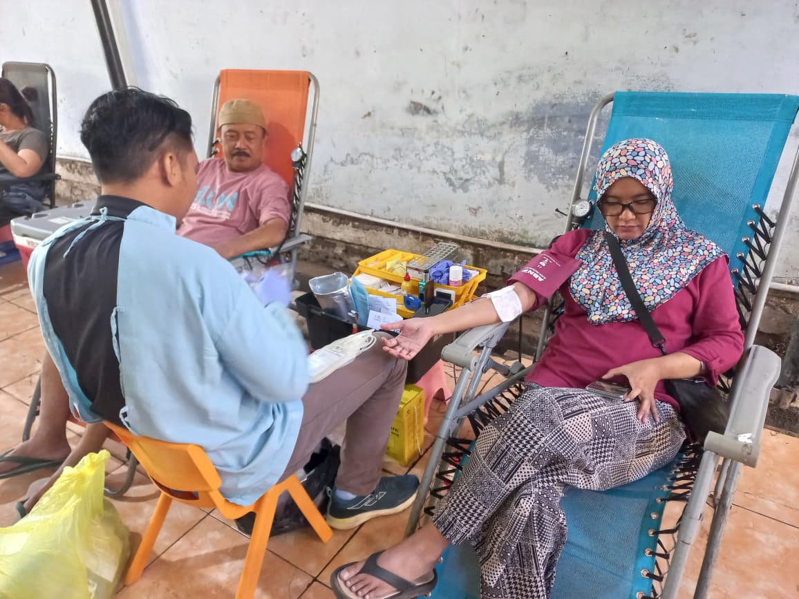 POKMAS MAKIN RAJIN GELAR DONOR DARAH, KARANG TARUNA SEPURAN SUMBANG 22 KANTONG DARAH, WARGA BUMI KALIWATES SUMBANG 17 KANTONG DARAH