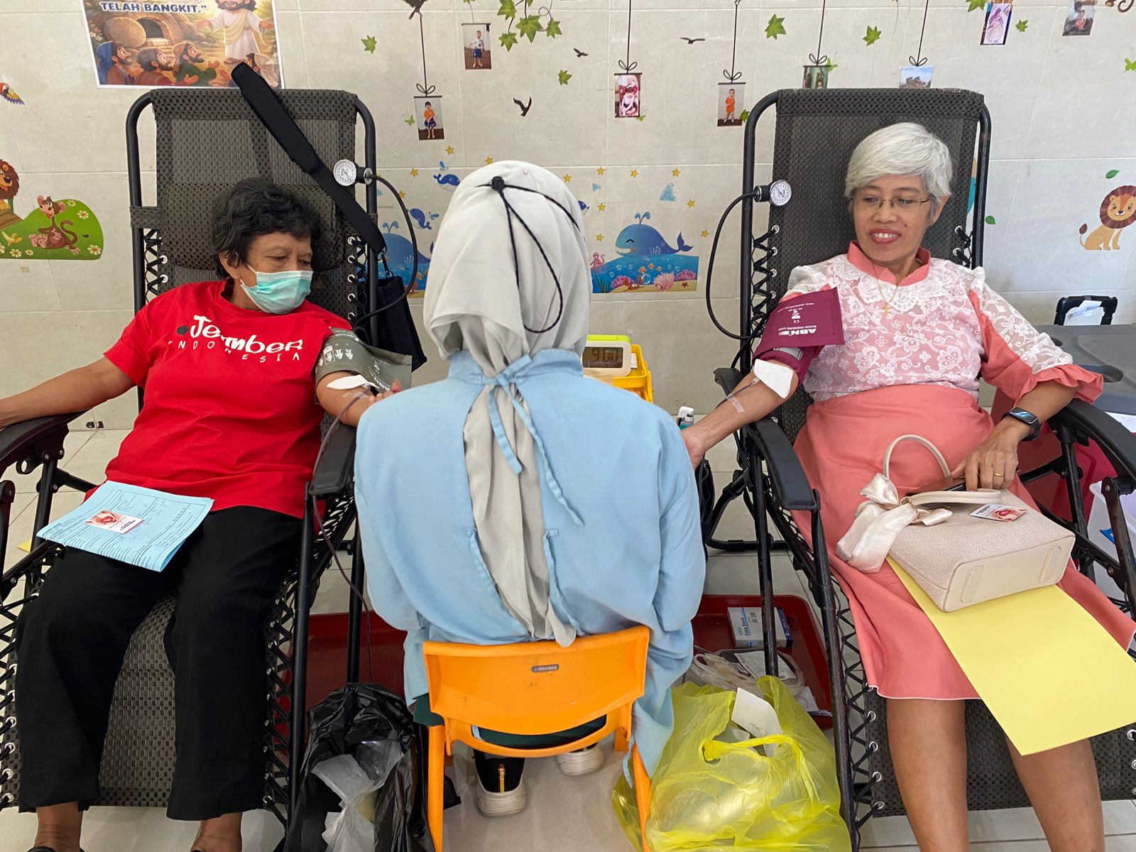 Lebih Dekat Dengan Tuhan, Jemaat Gereja Kristus Tuhan Jember Sumbang 41 Kantong Darah Untuk PMI