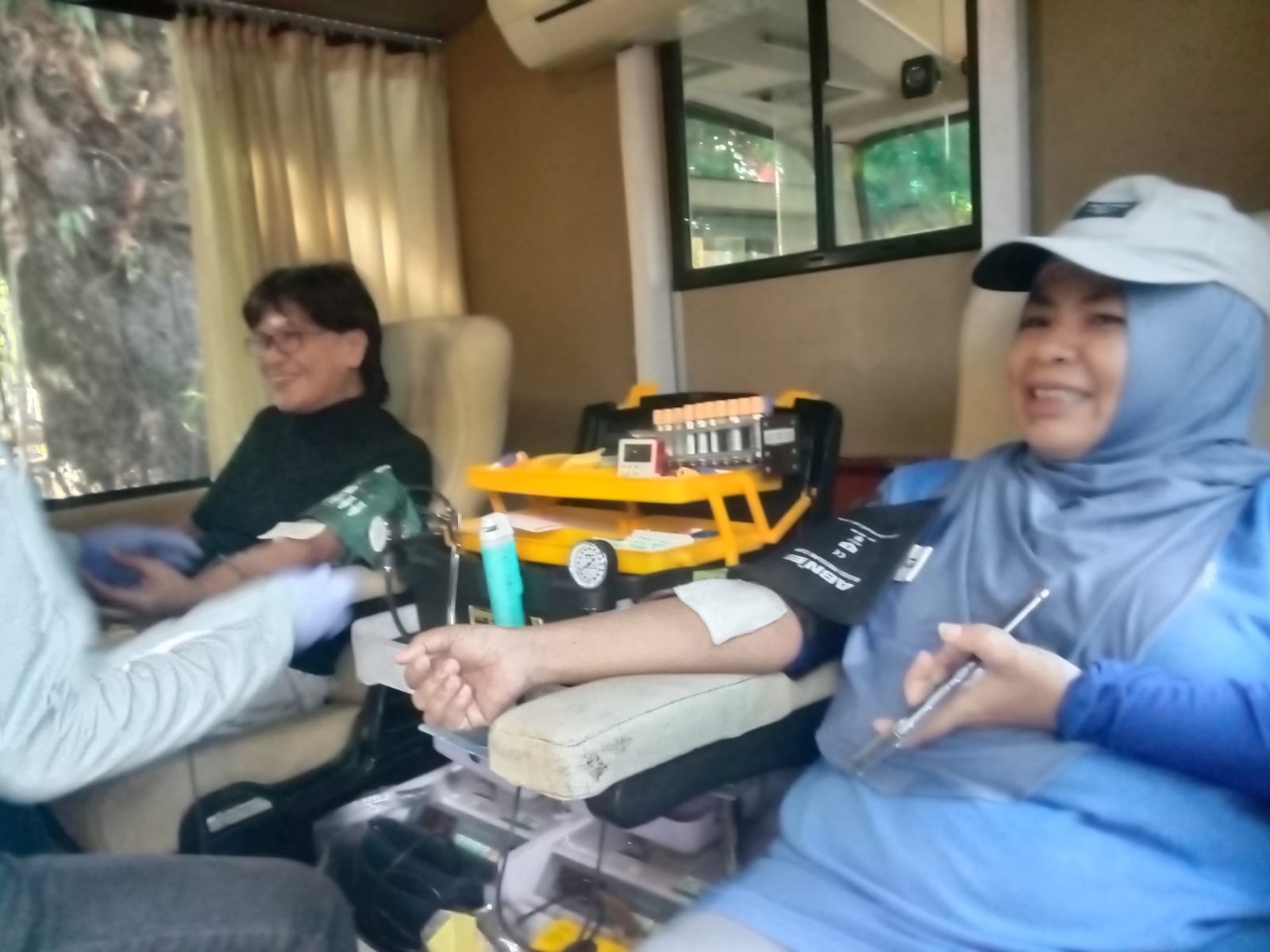 Dosen Dan Karyawan Peserta Harmoni Pagi UNEJ Sumbang 39 Kantong Darah Ke UDD PMI Jember 