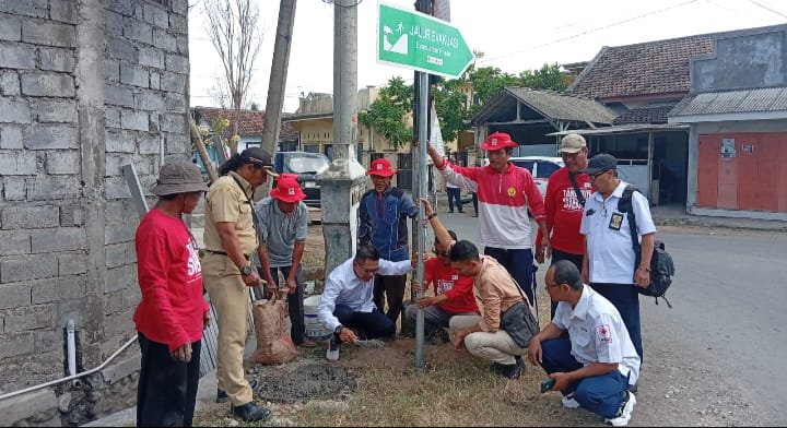PMI Jember Dan Palang Merah Jepang Pasang Jalur Evakuasi, Pemasangan Melibatkan SIBAT Dari 3 Desa