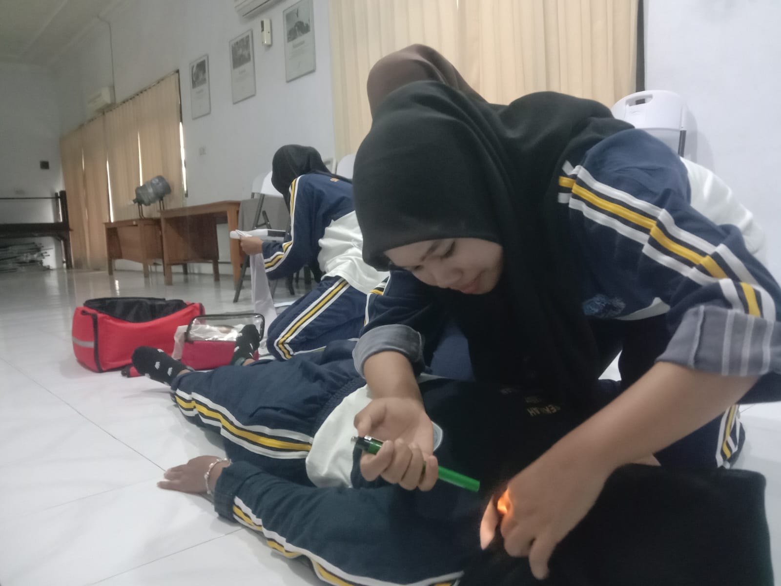 SONGSONG KOMPERA REBOUND UIN KHAS JEMBER, PMR WIRA SMKN 4 GENJOT LATIHAN PERTOLONGAN PERTAMA 
