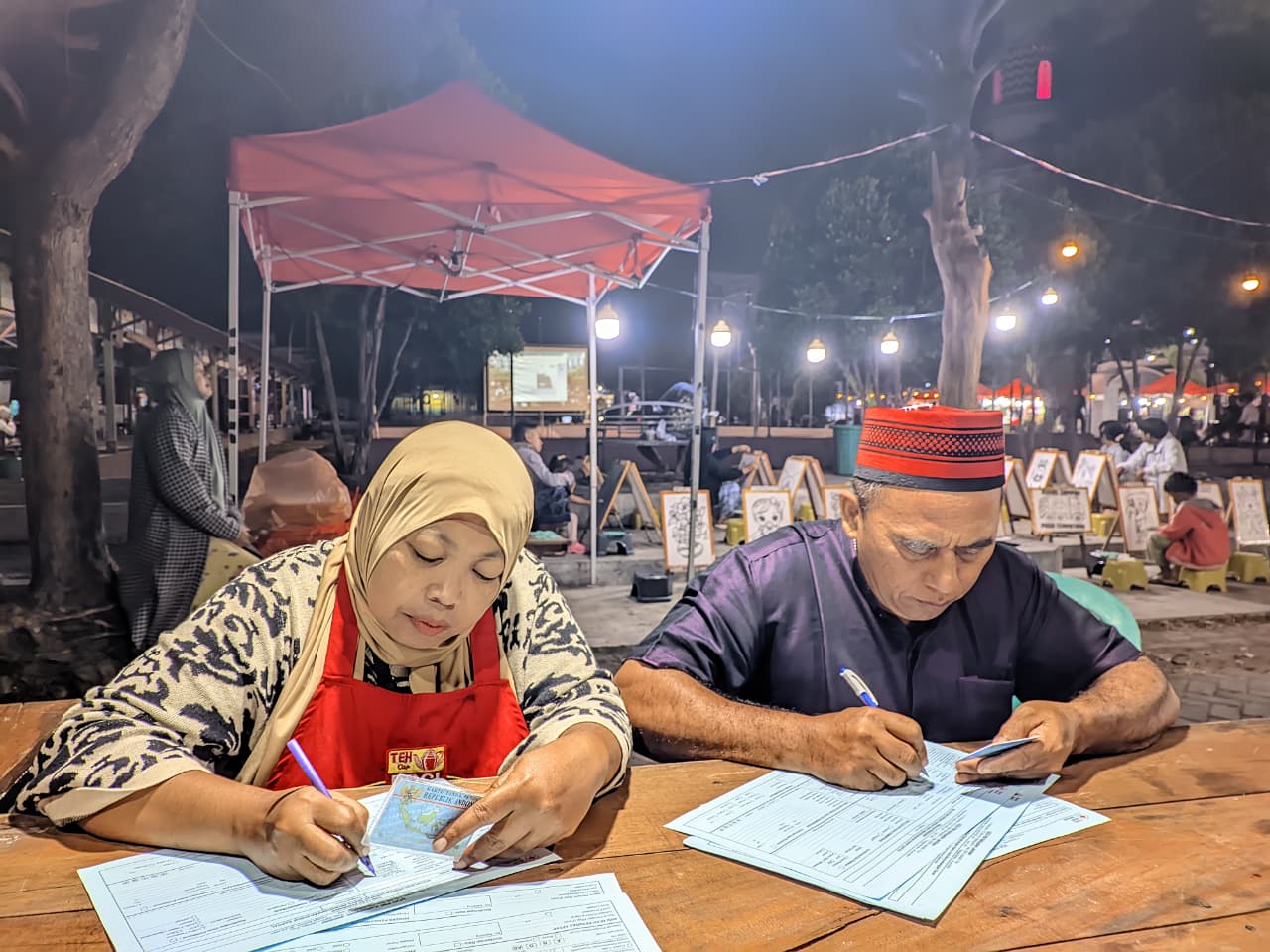 Semarak HUT RI Di Sukowono,  Pengelola Dan Pengunjung Pasar Malam Minggu Unjuk Kepedulian Lewat Donor Darah