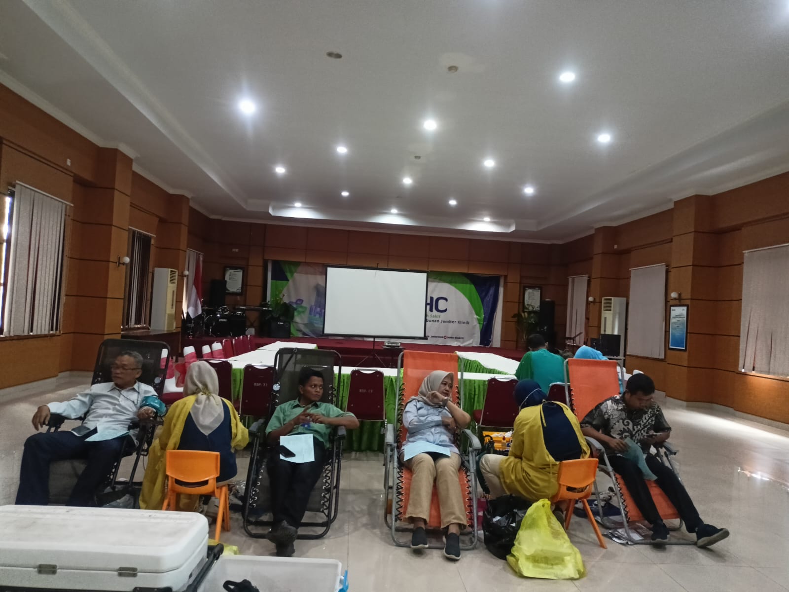Karyawan Dan Keluarga Pasien RS Jember Klinik Sumbang 37 Kantong Darah