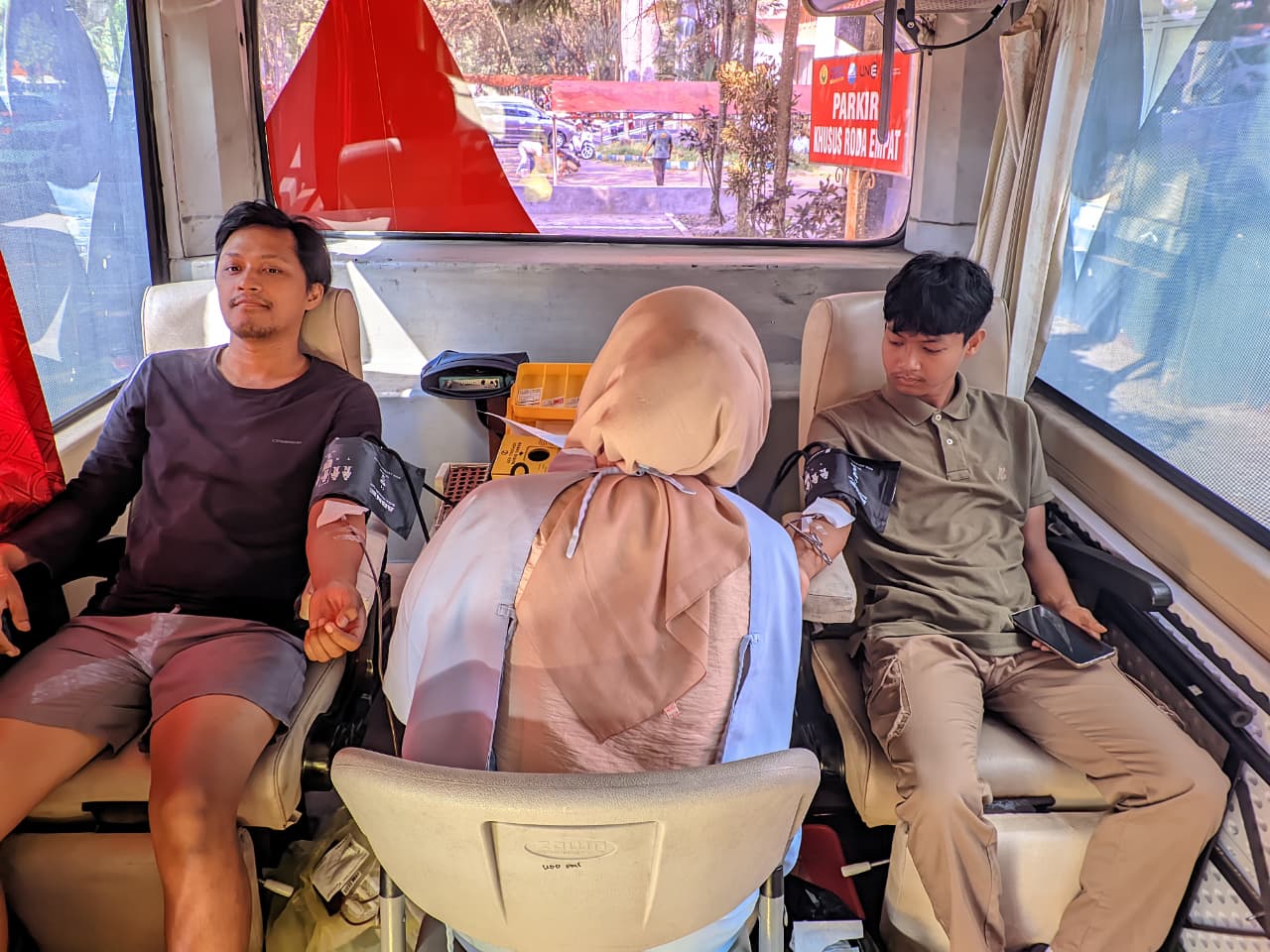 KSR PMI UNEJ Gerakkan Mahasiswa, Sukses Donor 17 Kantong, 23 Tak Lolos Skrining