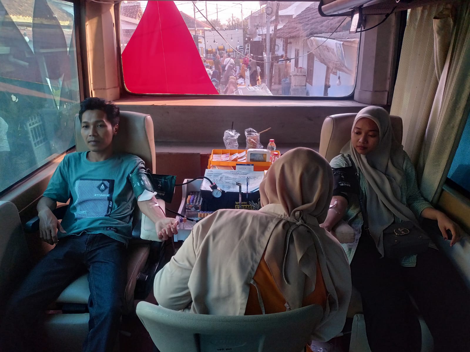 AKSI KEMANUSIAAN DI JEMBER KIDUL!! SAFARI DONOR DARAH SUKSES HIMPUN PULUHAN KANTONG DEMI SESAMA UNTUK MENJAGA STOK DARAH UDD PMI KABUPATEN JEMBER