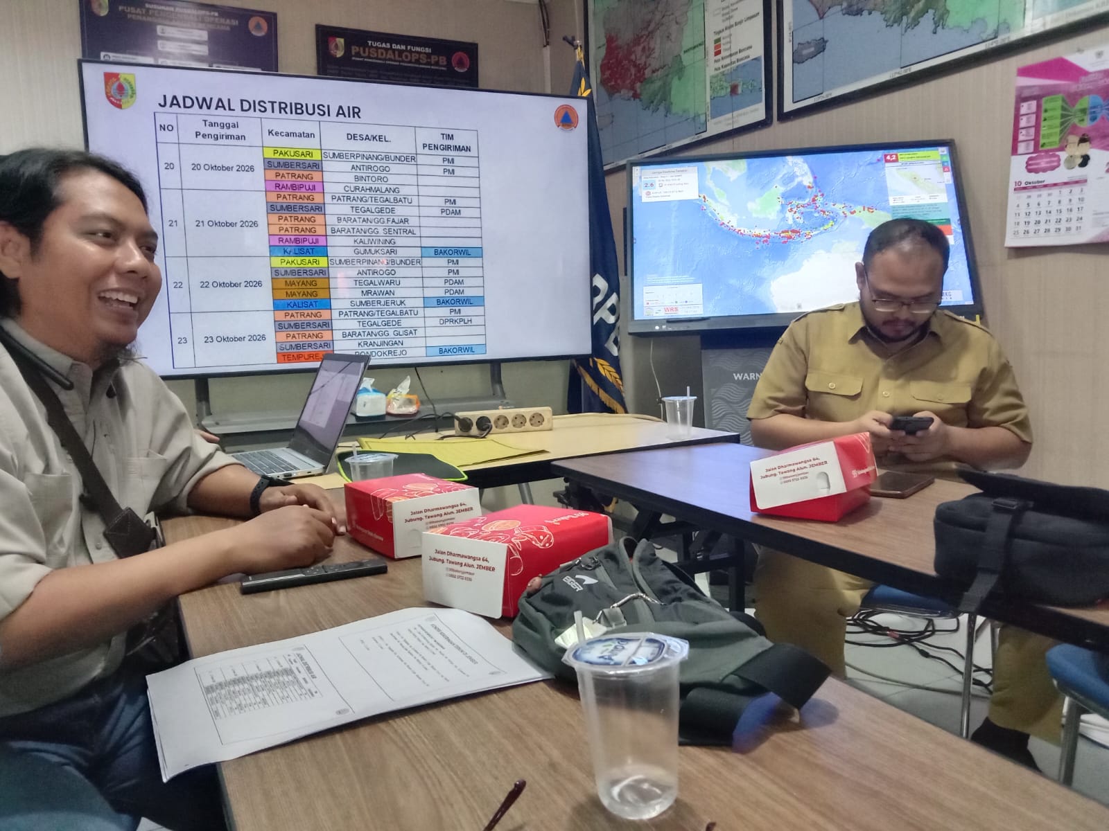 KEMARAU DIPERKIRAKAN HINGGA DESEMBER, PMI KABUPATEN JEMBER TELAH PASOK 688 RIBU LITER AIR BERSIH DAN BPBD GANDENG LEMBAGA FILANTROPI 