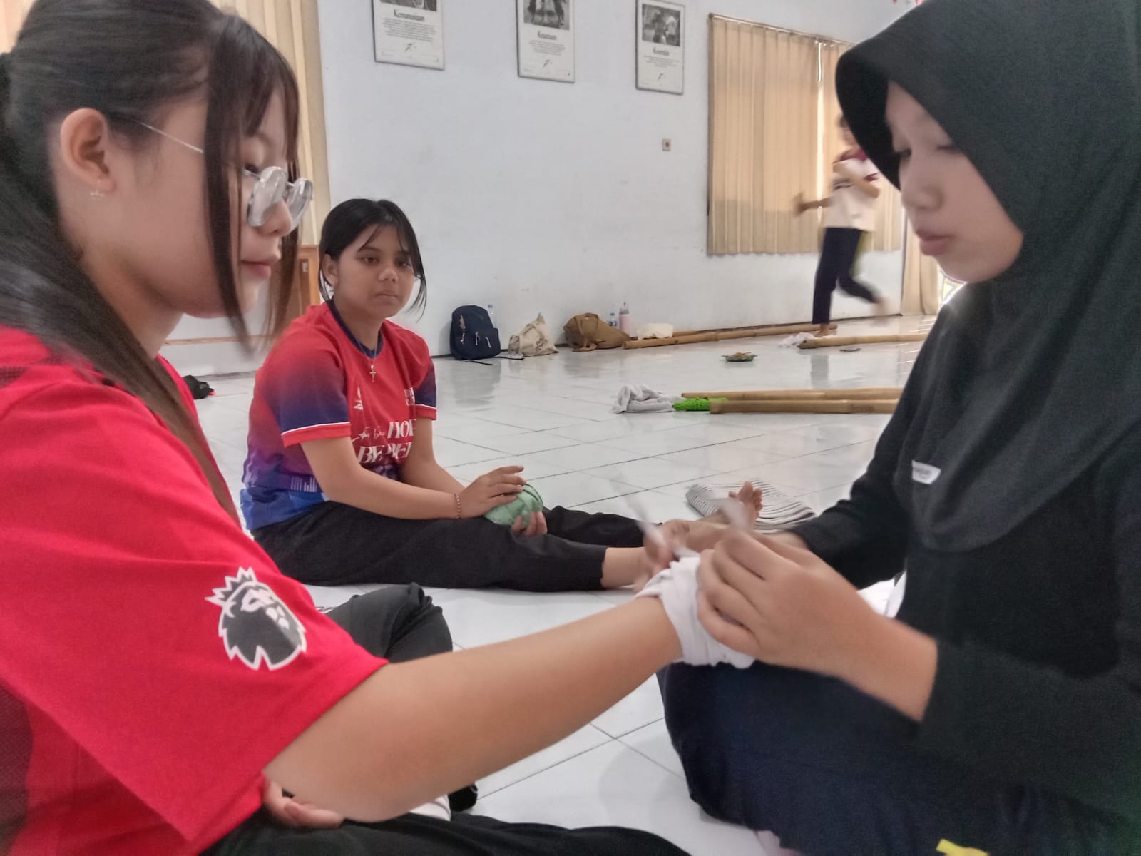 AMBISI JUARA UMUM: PMR WIRA SMAN 2 JEMBER GENJOT LATIHAN INTENSIF JELANG AMERTA 2026 