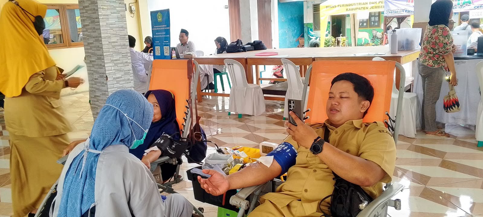 AKSI NYATA PEMDES NOGOSARI JEMBER!!, SUKSES HIMPUN 36 KANTONG DARAH LEWAT SINERGI BERSAMA PMI