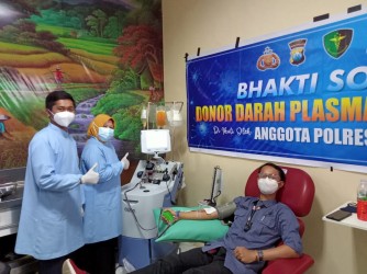 Belasan Pasien Covid-19 Antre Untuk Mendapatkan Plasma Darah Konvalesen Dari UDD PMI Kabupaten Jember