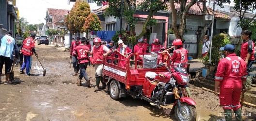 Korban Banjir Mangli Terbantu Tim Wash PMI