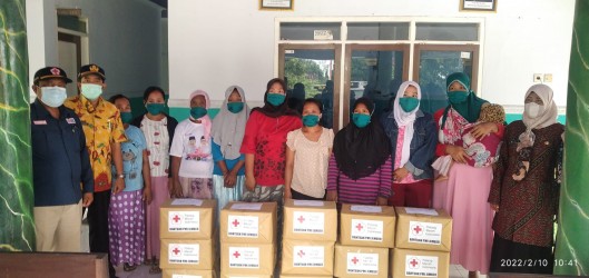 PMI Salurkan Bantuan Untuk Korban Bencana Tanah Longsor Dan Angin Kencang