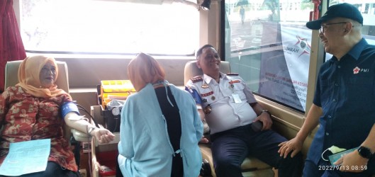PMI KABUPATEN JEMBER DAN DISHUB SINERGI DAN KOLABORASI GELAR DONOR DARAH MASSAL
