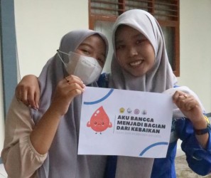 MAHASISWA DAN DOSEN FKM UNEJ KOMPAK SUMBANG DARAH