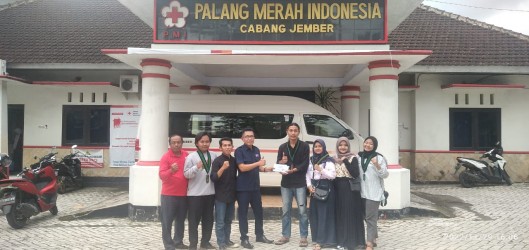 PEDULI CIANJUR, PENGGALANGAN DANA HMI DISALURKAN LEWAT PMI KABUPATEN JEMBER