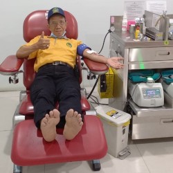 Usia Diatas 60 Tahun, Mantan Anggota DPRD Jember Aktif Donor Darah Sejak SMA