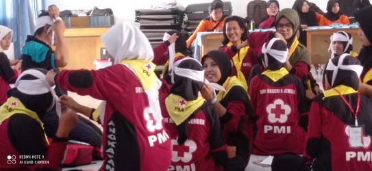 Orientasi Kepalangmerahan PMR SMKN 6 Jember Siapkan Relawan Andal
